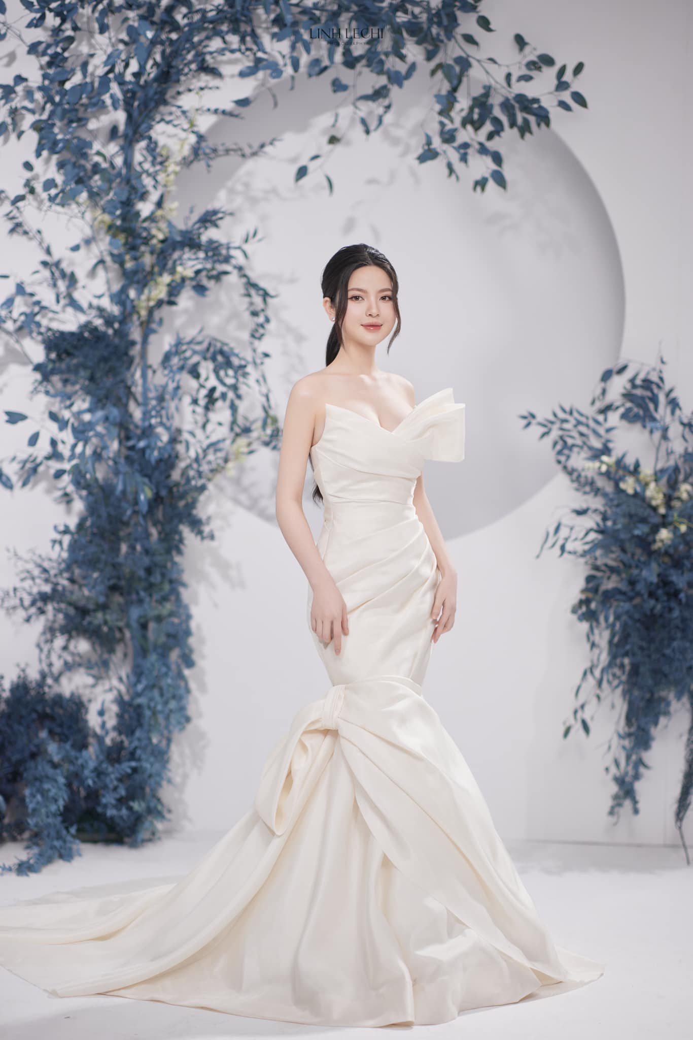 Xả loạt ảnh cưới nét căng của Quang Hải - Chu Thanh Huyền, cô dâu chơi lớn diện đến 7 bộ váy cưới?- Ảnh 4.