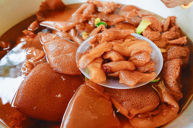 Điểm danh những hàng sứa đỏ huyền thoại ở Hà Nội, bỏ túi ngay để đi ăn không phải chờ 