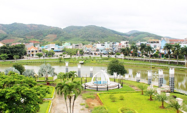 Tạm dừng việc bầu, bổ nhiệm, luân chuyển lãnh đạo 5 huyện, thành phố ở Lâm Đồng- Ảnh 2.