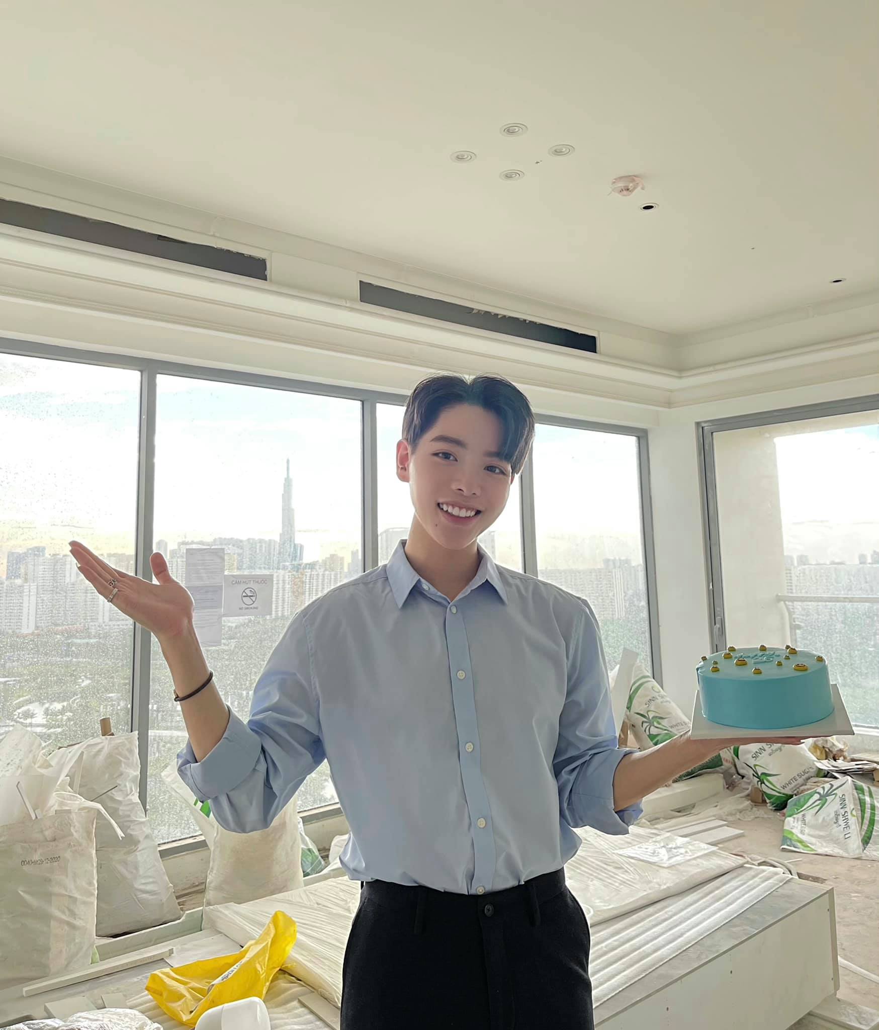 Nam ca sĩ đổi đời nhờ... ''đập mặt xây lại'': 25 tuổi đã tậu chung cư 10 tỷ, liên tục báo hiếu bố mẹ bằng nhà đẹp - xe sang, còn lấn sân sang thị trường BĐS- Ảnh 4. Nam ca sĩ đổi đời nhờ... ''đập mặt xây lại'': 25 tuổi đã tậu chung cư 10 tỷ, liên tục báo hiếu bố mẹ bằng nhà đẹp - xe sang, còn lấn sân sang thị trường BĐS- Ảnh 4.