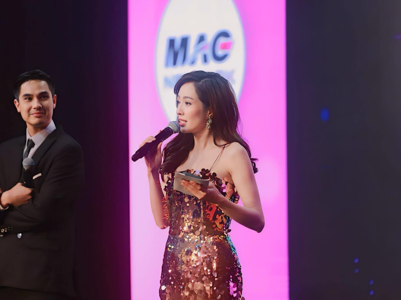 Chân dung em dâu tài giỏi là ca sĩ, người mẫu, diễn viên, MC của hoa hậu Hà Kiều Anh- Ảnh 6.