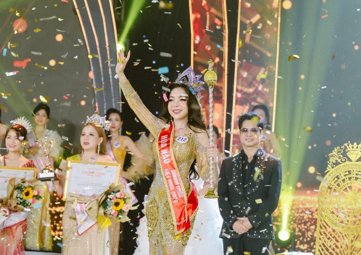 Doanh nhân Phạm Lê Thu Hiền và hành trình trở thành Hoa hậu Doanh nhân Việt Nam 2024- Ảnh 3.