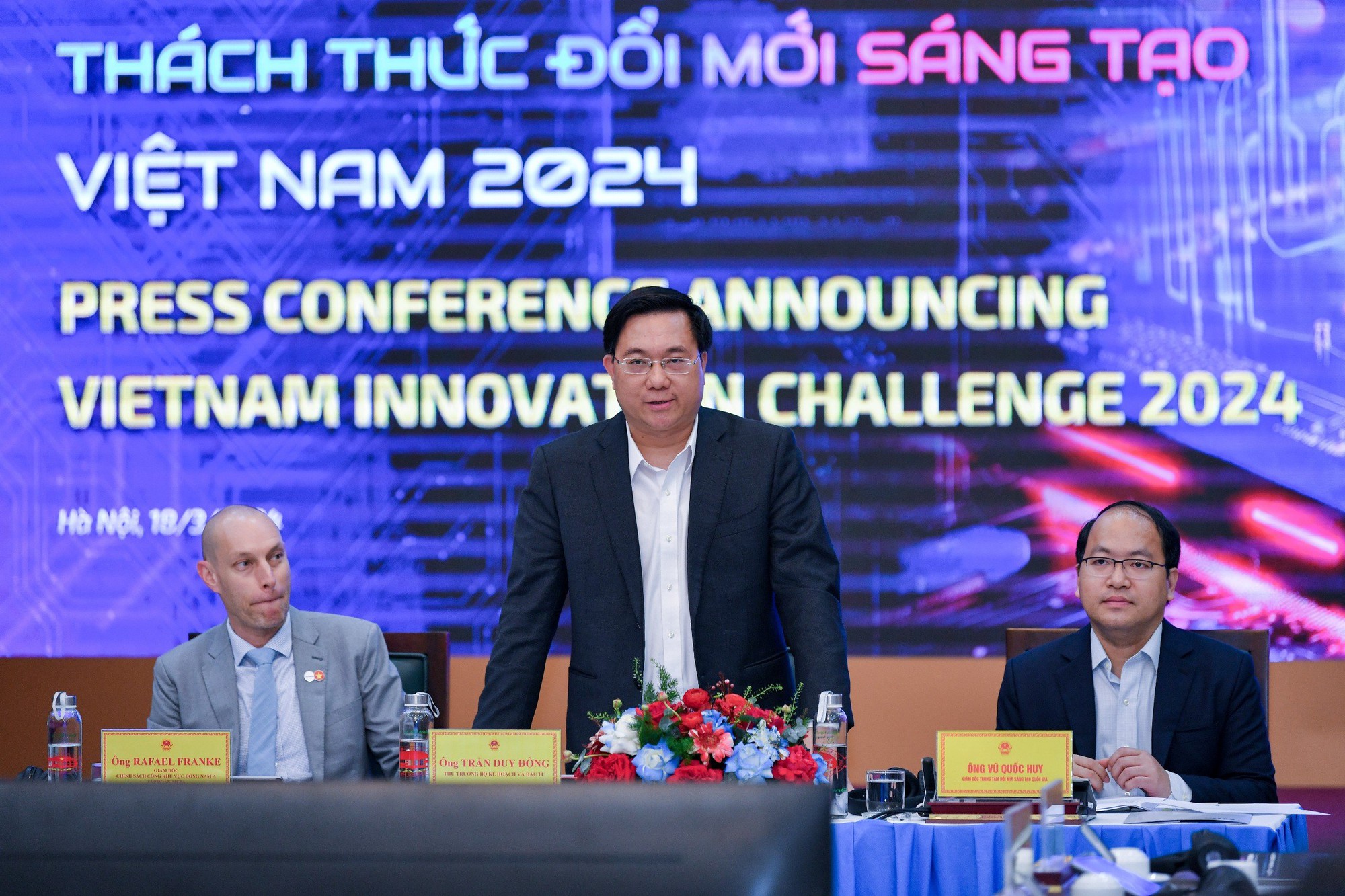 Việt Nam đặt mục tiêu đào tạo 50.000 kỹ sư bán dẫn, đại diện Intel nói gì?