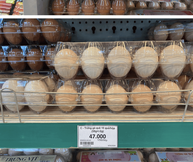Trứng gà rẻ 'chưa từng có' bán đầy Hà Nội- Ảnh 6.