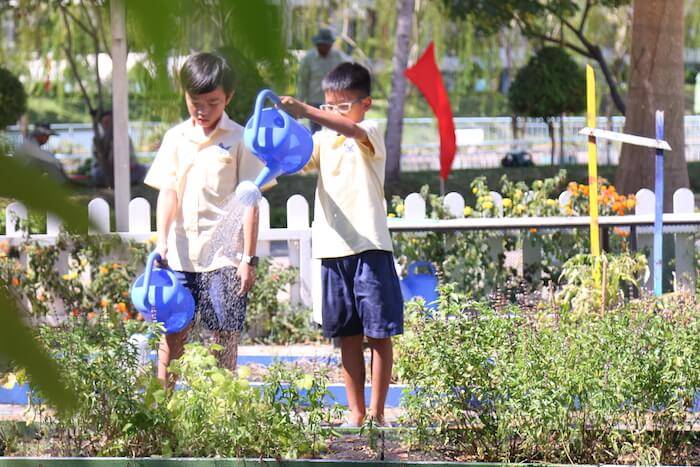 Choáng ngợp với cơ sở vật chất của trường tư đang dính nhiều tai tiếng: Rộng 6,5 ha, các toà nhà to như lâu đài!- Ảnh 8.