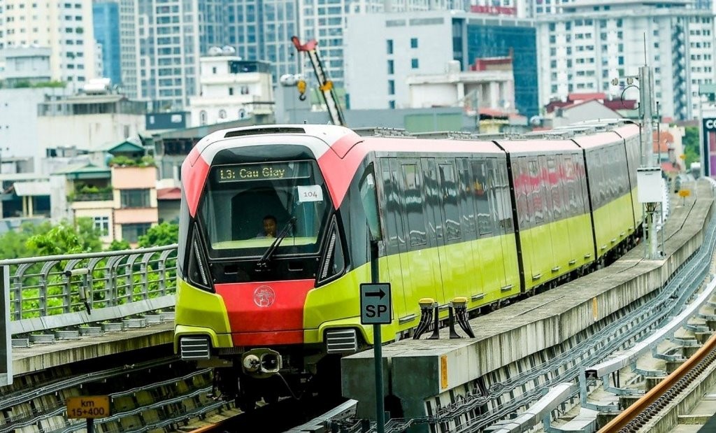 Ngắm công nghệ rửa tàu tự động của metro Nhổn - Ga Hà Nội- Ảnh 1.