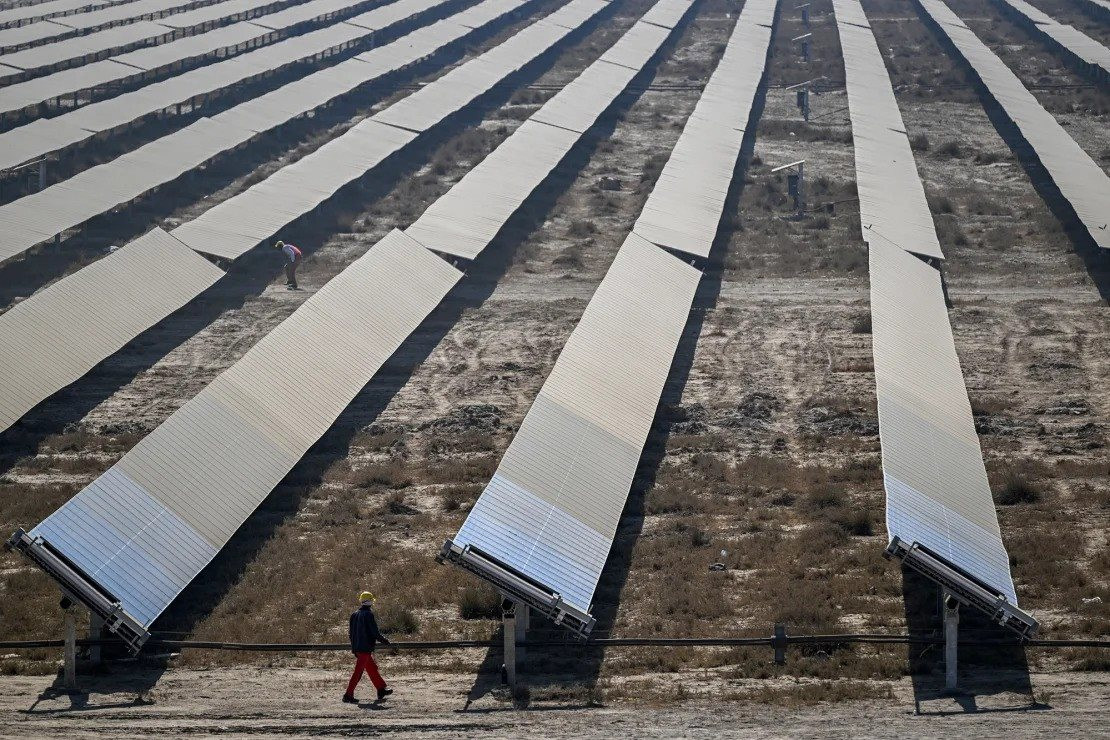 Tỷ phú ngành than xây công viên năng lượng sạch lớn nhất hành tinh trị giá 20 tỷ USD: Diện tích gấp 5 lần Paris, có thể cung cấp đủ điện cho Thụy Sĩ- Ảnh 3.