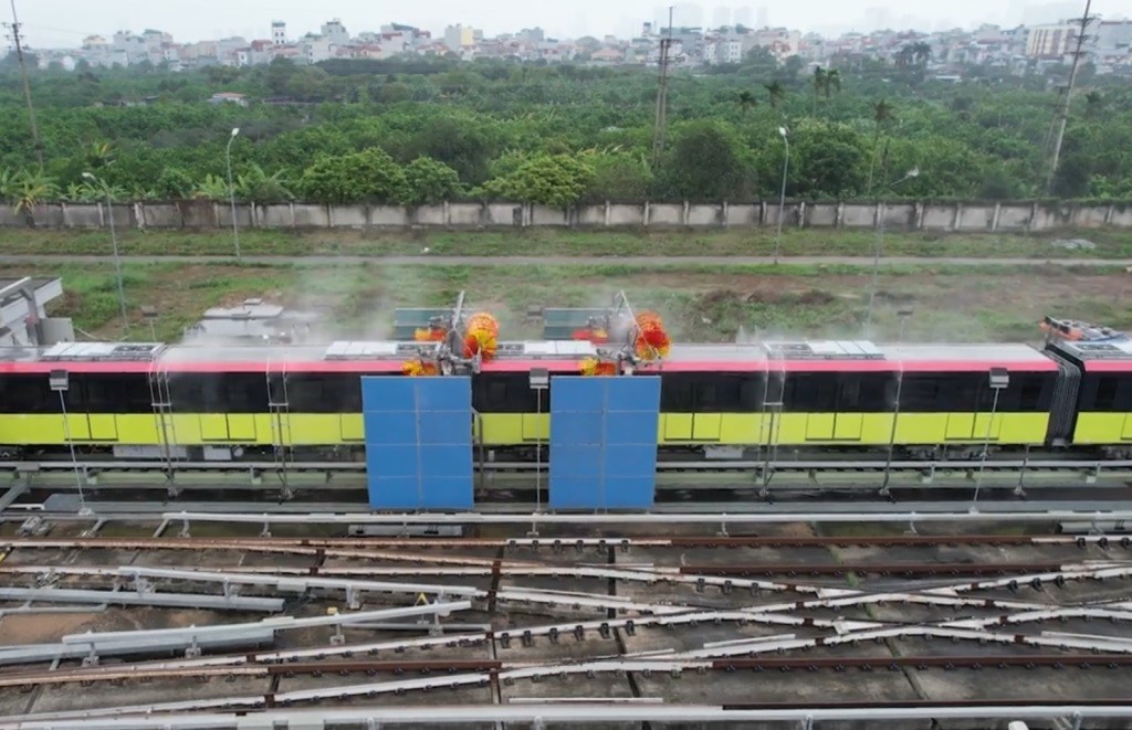 Ngắm công nghệ rửa tàu tự động của metro Nhổn - Ga Hà Nội- Ảnh 8.