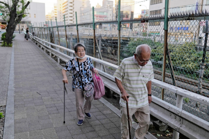 Nhiều người Nhật Bản không muốn sống lâu trăm tuổi- Ảnh 1.