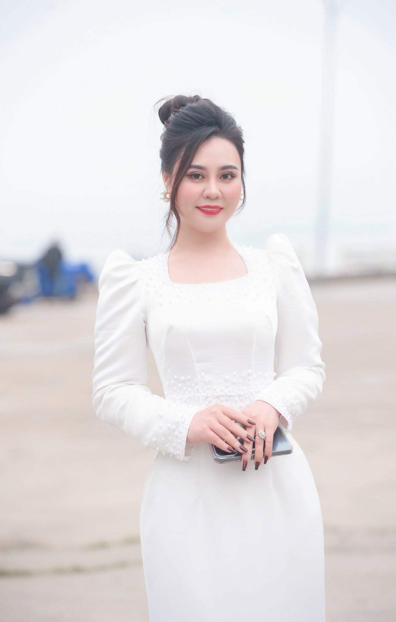 Hoa hậu Phan Kim Oanh tặng sân chơi thiếu nhi cho trẻ em- Ảnh 1.