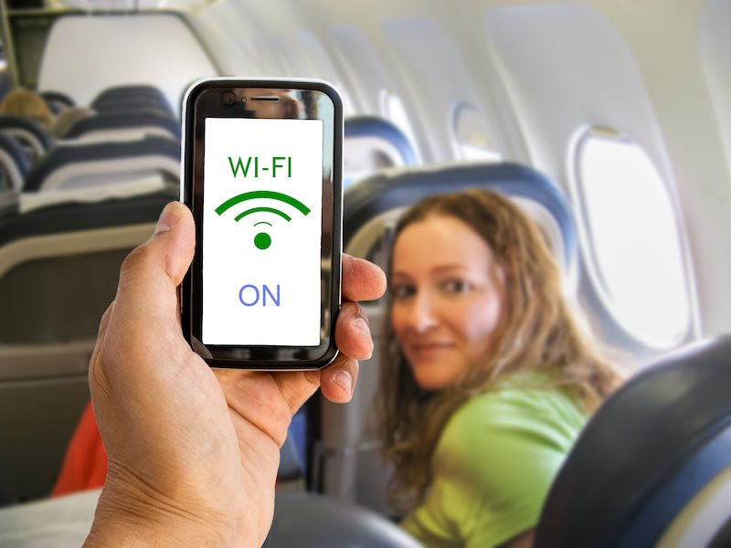 Đang ở giữa bầu trời, WiFi trên máy bay hoạt động như thế nào?- Ảnh 4.