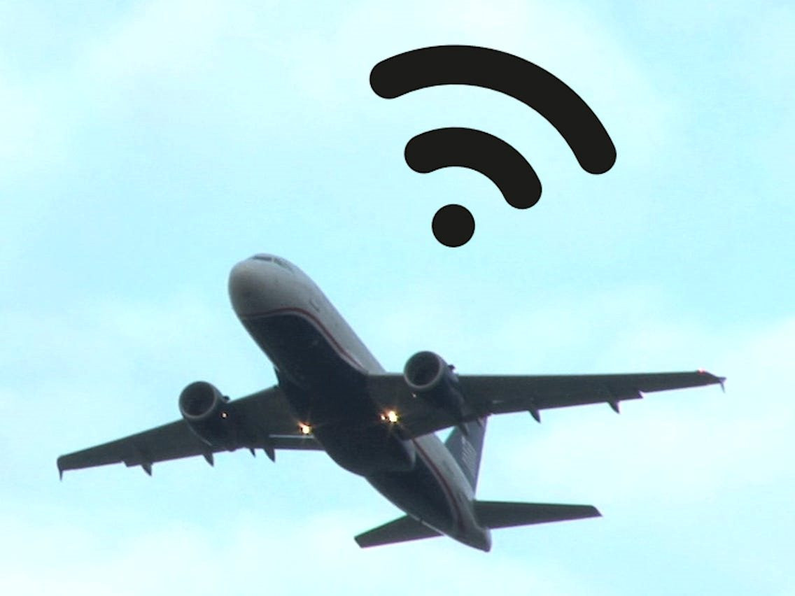 Đang ở giữa bầu trời, WiFi trên máy bay hoạt động như thế nào?- Ảnh 2.