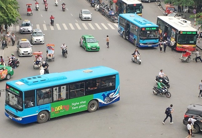 Hà Nội dừng hoạt động 5 tuyến buýt có doanh thu thấp từ 1/4- Ảnh 1.