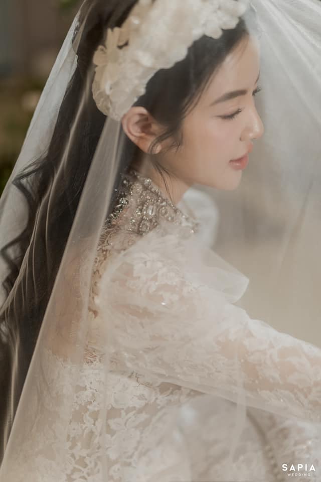 Chu Thanh Huyền chia sẻ tâm trạng trước ngày cưới Quang Hải, chăm đăng ảnh cưới như lên livestream- Ảnh 1.