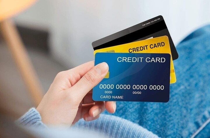 Sau 'lùm xùm' Eximbank, NHNN yêu cầu rà soát cách tính lãi suất thẻ tín dụng- Ảnh 1.
