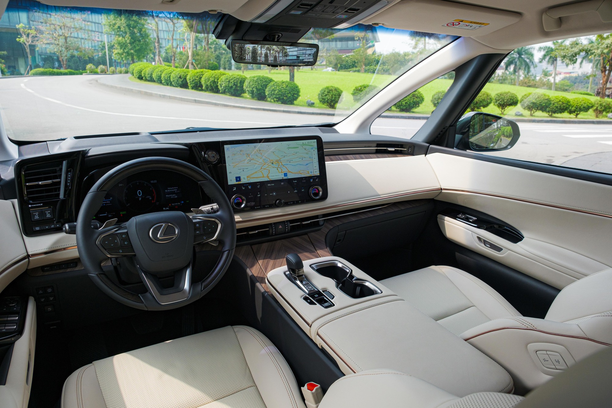 Lexus LM 2024 ra mắt Việt Nam: Giá từ 7,29 tỷ, có bản 4 chỗ cho chủ tịch, màn hình khủng 48 inch, như căn hộ di động- Ảnh 8.