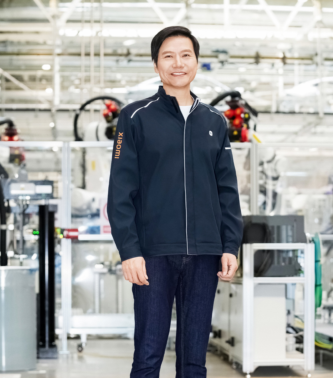 Xiaomi bán áo công nhân: Được CEO Lei Jun mặc, 