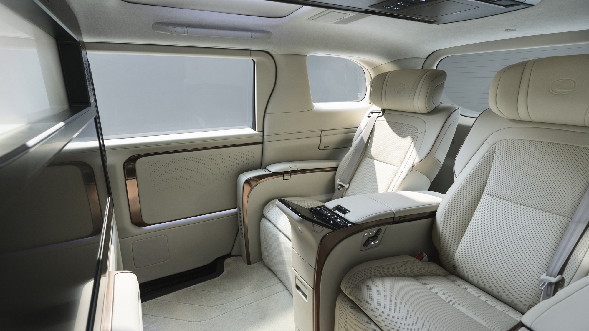 Lexus LM 2024 ra mắt Việt Nam: Giá từ 7,29 tỷ, có bản 4 chỗ cho chủ tịch, màn hình khủng 48 inch, như căn hộ di động- Ảnh 12.