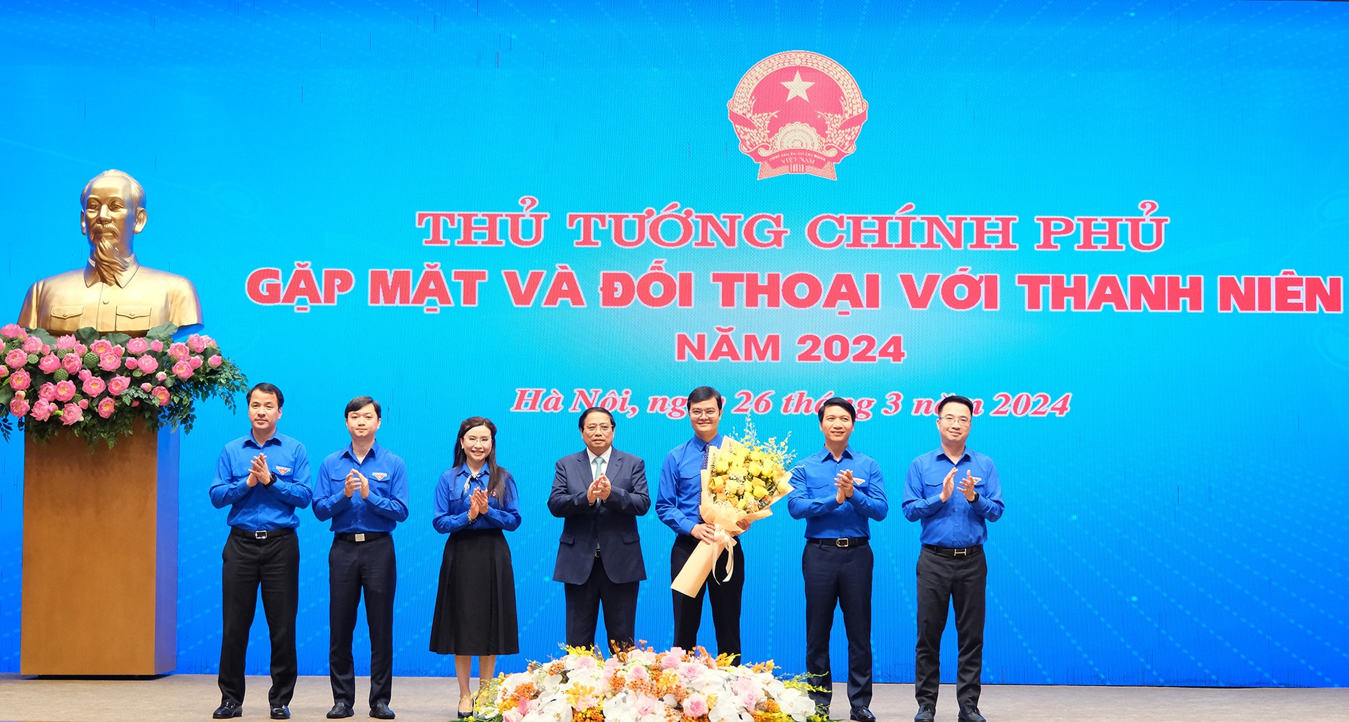 Thủ tướng Phạm Minh Chính gặp mặt và đối thoại với thanh niên về chuyển đổi số- Ảnh 3.
