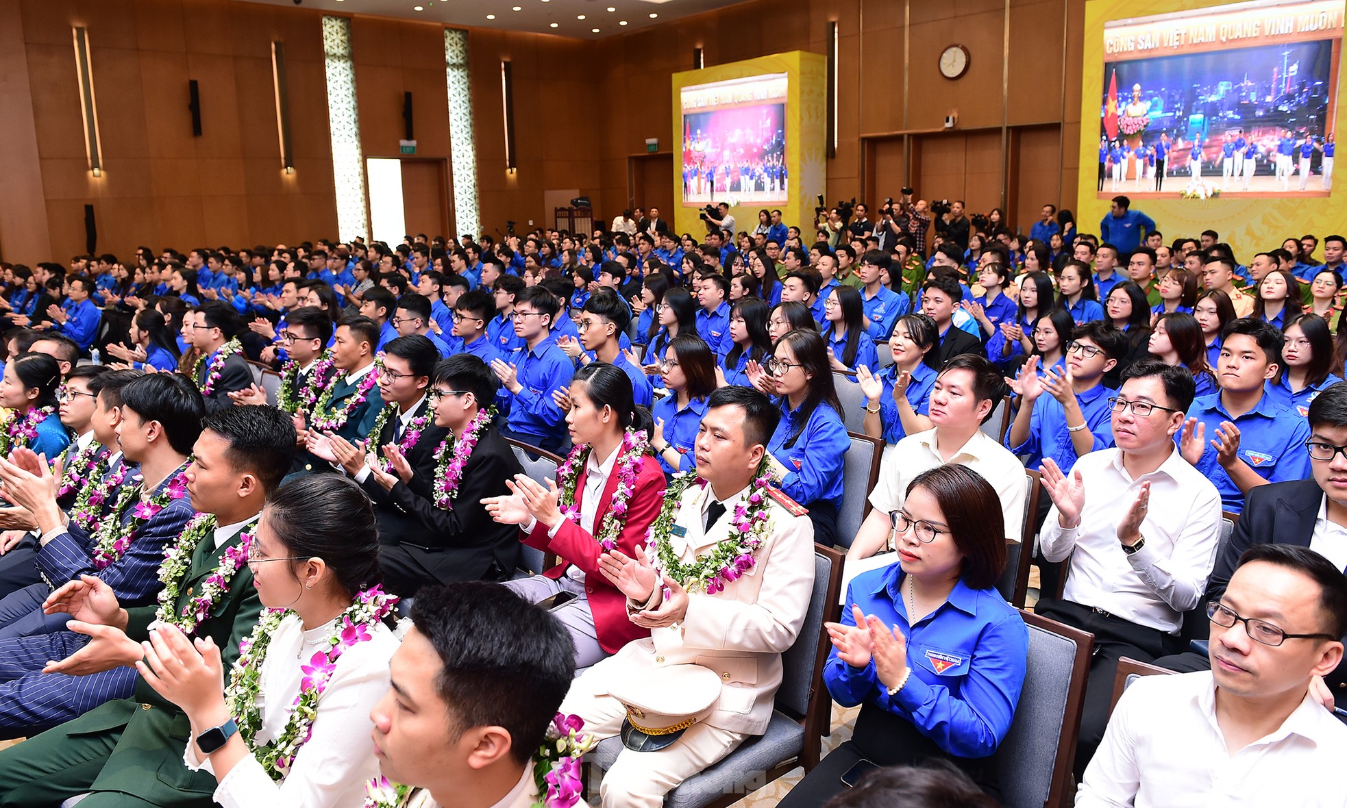 Thủ tướng Phạm Minh Chính gặp mặt và đối thoại với thanh niên về chuyển đổi số- Ảnh 5.