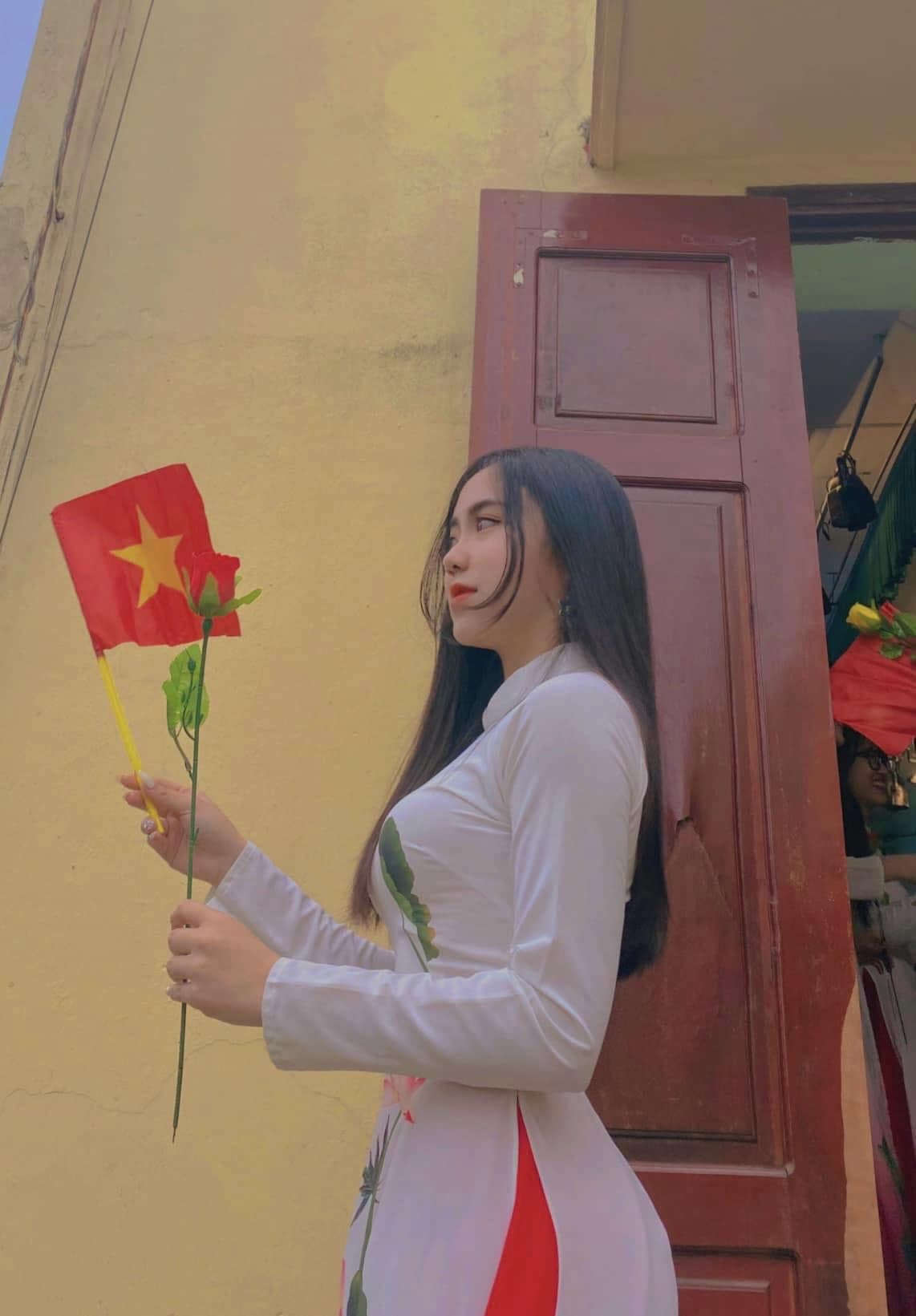 Cô gái Lào từ bỏ học bổng Mỹ sang Việt Nam và nổi tiếng nhờ các clip giới thiệu văn hóa: Mê phở, ước 1 lần được đến thăm quê Bác- Ảnh 5.