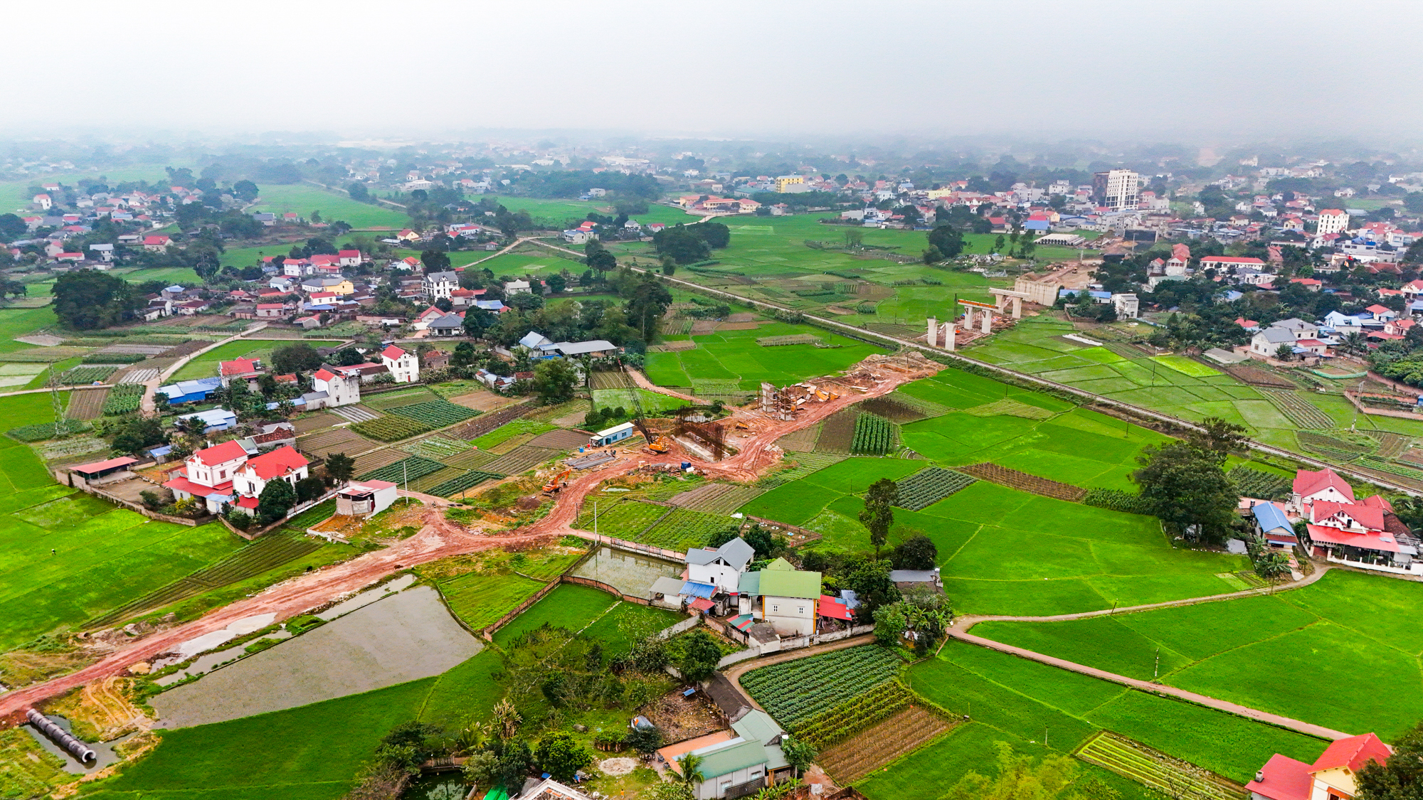 Panorama of the area where a road worth nearly 4.000 billion was built, connecting 3 industrial centers of the North - Photo 6.
