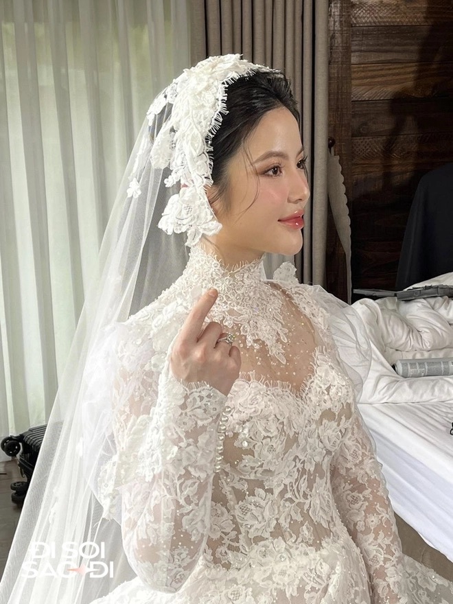 Cận cảnh váy cưới 150 triệu của Chu Thanh Huyền, phiên bản chính thức có gì khác với thiết kế gốc?- Ảnh 8.
