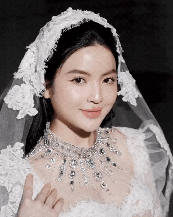 Cận cảnh váy cưới 150 triệu của Chu Thanh Huyền, phiên bản chính thức có gì khác với thiết kế gốc?- Ảnh 7.