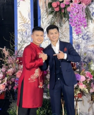 Anh trai Quang Hải bỗng viral trên MXH: Mặc đồ basic vẫn thu hút, visual sáng trưng không kém chú rể là bao- Ảnh 5.