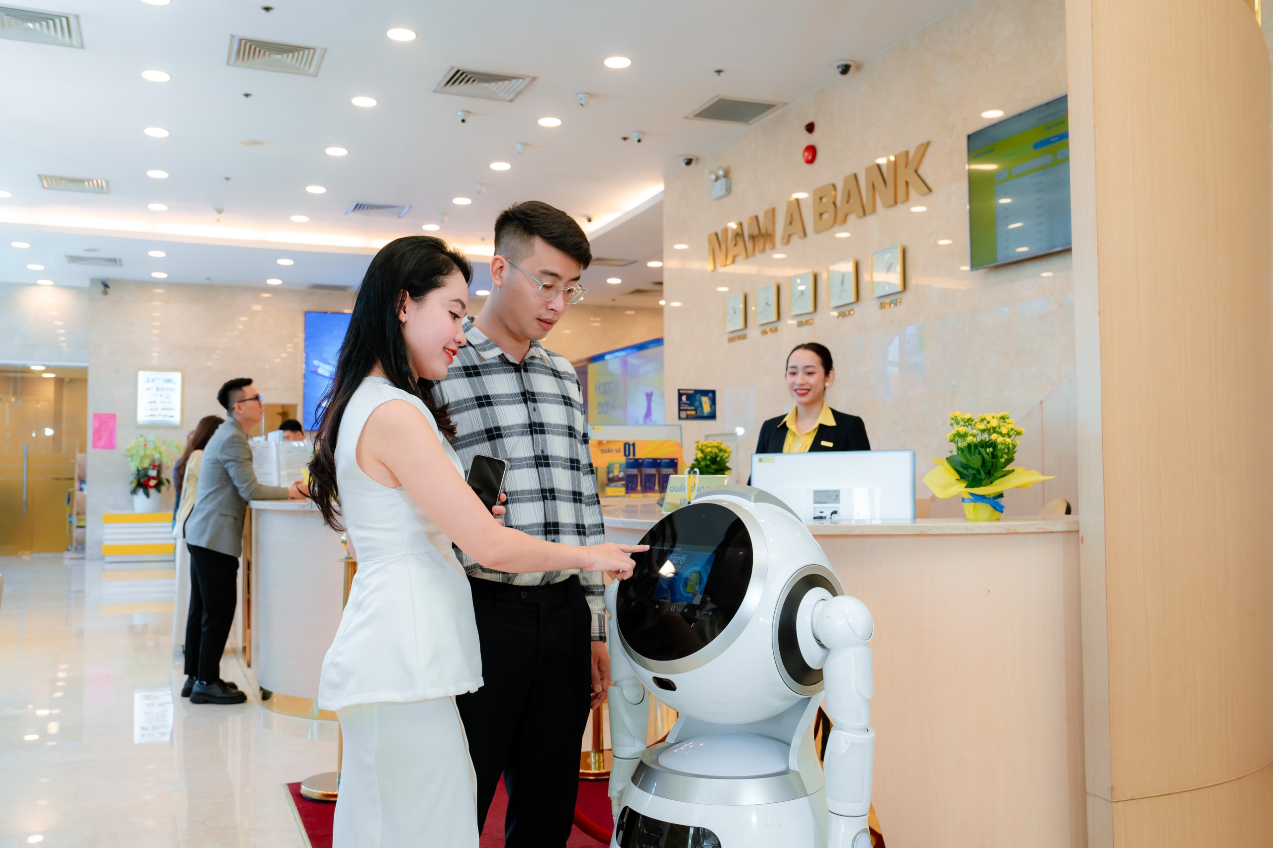 Nam A Bank chốt kế hoạch chia cổ tức 25% trong năm nay, mục tiêu lãi 4.000 tỷ đồng- Ảnh 2.