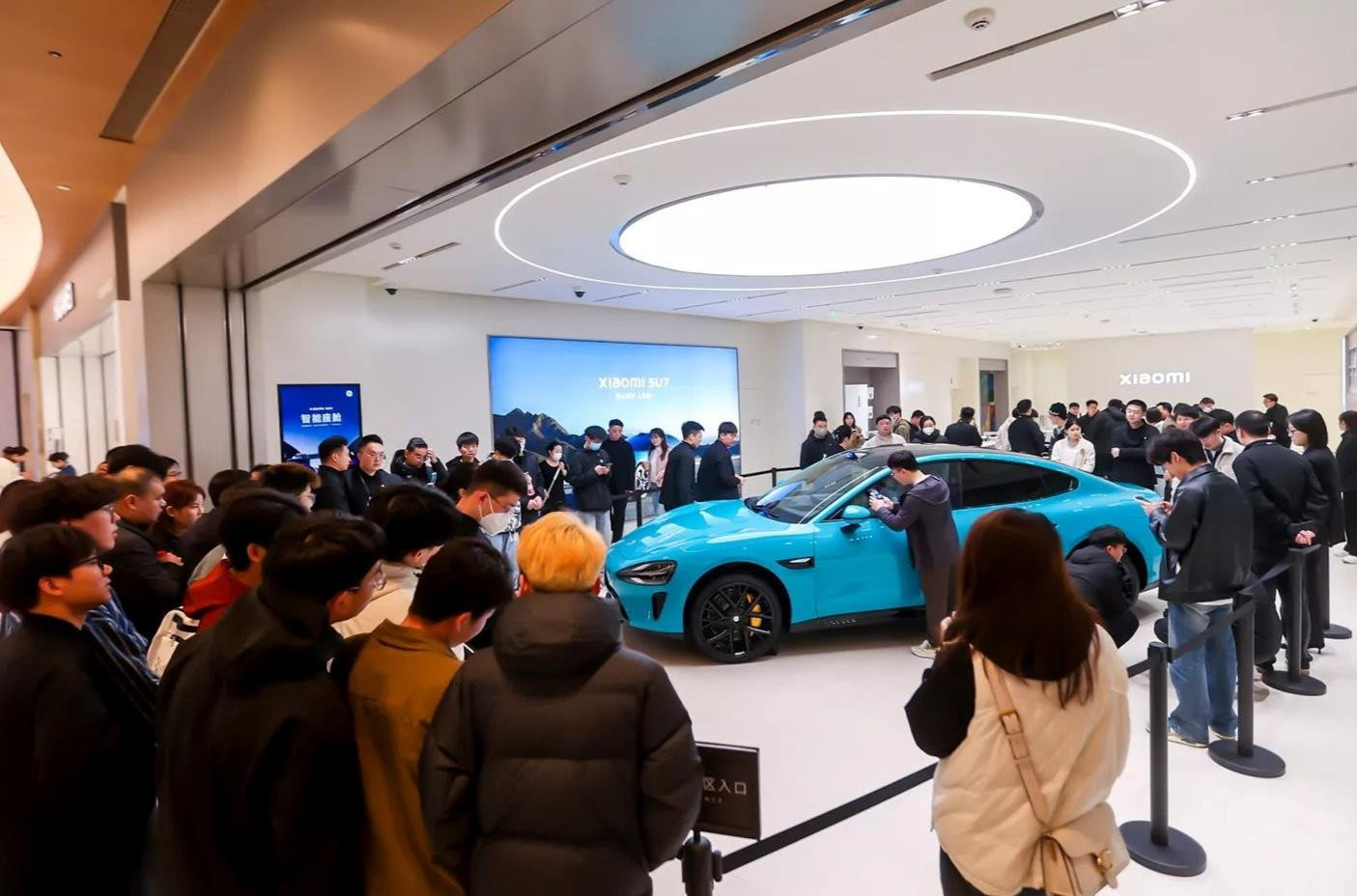 76 giây sản xuất ra một chiếc SU7, 27 phút mở bán đạt doanh số 50.000 xe - Đây là sự đáng sợ của một Xiaomi vừa 'chân ướt chân ráo' gia nhập thị trường ô tô điện- Ảnh 1.