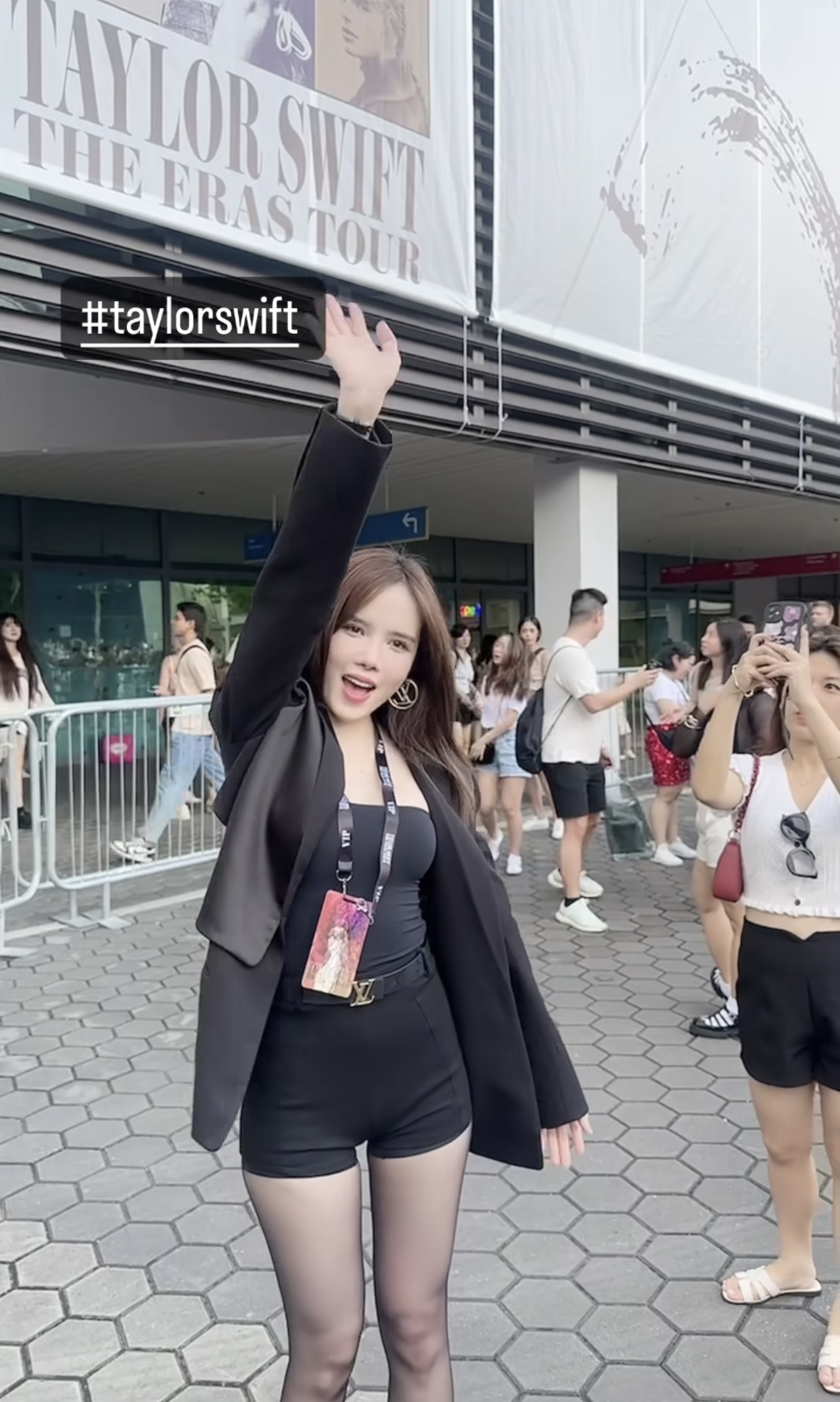 Mỹ nhân Việt đi xem Taylor Swift mà tưởng tới concert BLACKPINK: Đồ đen hồng phủ sóng mạnh mẽ- Ảnh 2.