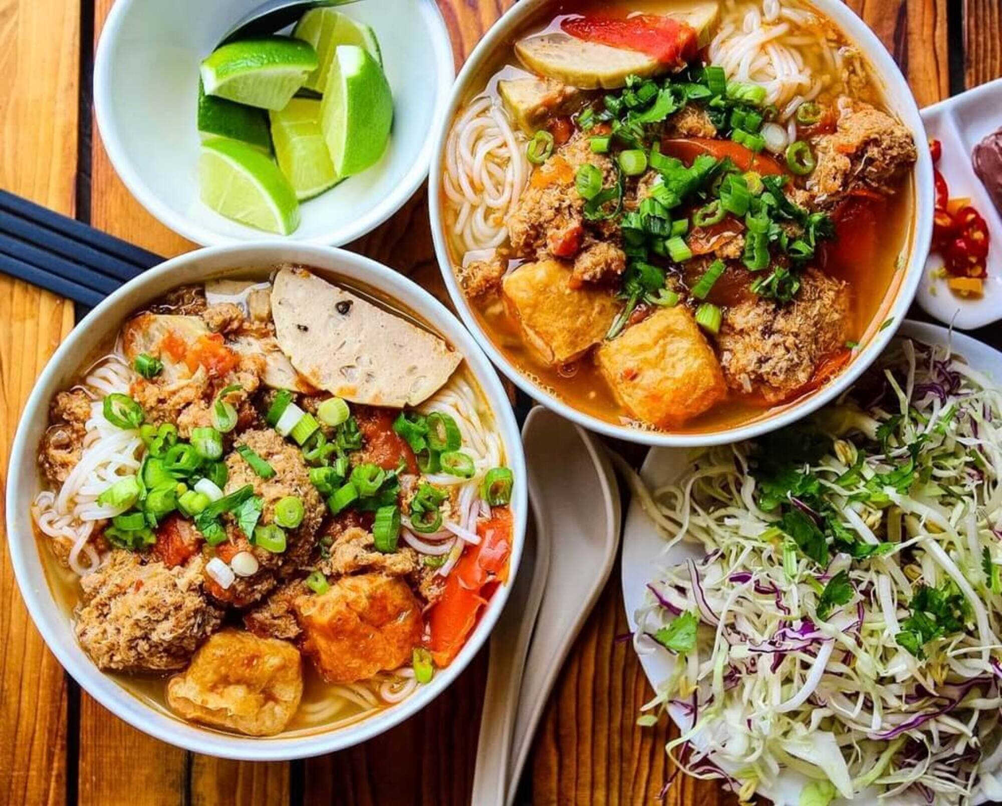 Khách Tây trầm trồ trước phiên bản cực lạ của món bún bình dân, nhiều người Việt chưa chắc đã nghe tên- Ảnh 2. Khách Tây trầm trồ trước phiên bản cực lạ của món bún bình dân, nhiều người Việt chưa chắc đã nghe tên- Ảnh 2.