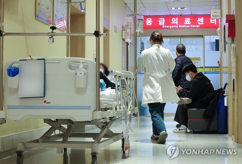Khủng hoảng y tế Hàn Quốc ngày càng nghiêm trọng: Bé gái 33 tháng tuổi rơi xuống mương, tử vong vì 9 bệnh viện đều từ chối cấp cứu- Ảnh 2.