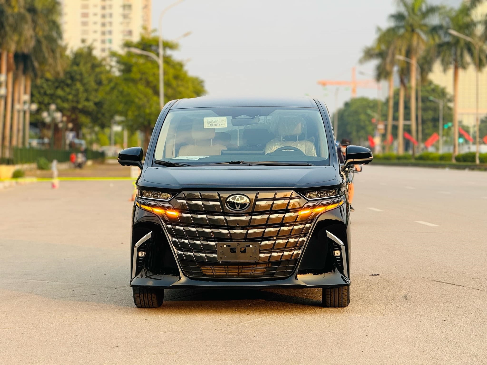 Toyota Alphard thêm bản tiêu chuẩn mới giá rẻ hơn kèm bản cao cấp rộng rãi như khoang hạng nhất- Ảnh 2.