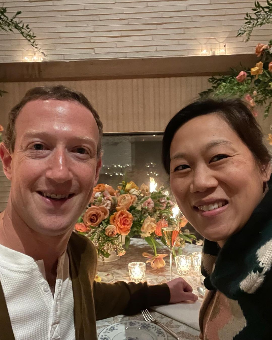 Ông chủ Facebook Mark Zuckerberg và vợ gây chú ý ở tiệc cưới 120 triệu USD- Ảnh 10.