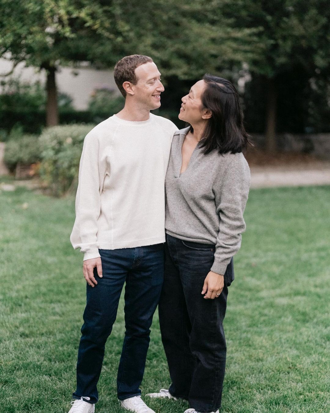 Ông chủ Facebook Mark Zuckerberg và vợ gây chú ý ở tiệc cưới 120 triệu USD- Ảnh 8.