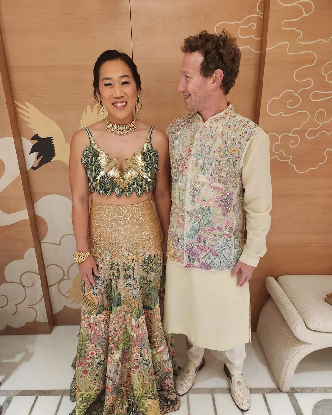 Facebook boss Mark Zuckerberg and his wife attracted attention at a $120 million wedding party - Photo 4.