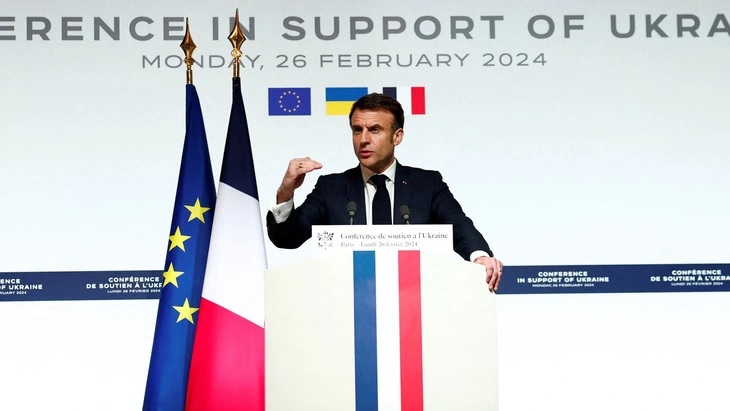 Tổng thống Pháp Emmanuel Macron phát biểu tại cuộc họp báo kết thúc sự kiện họp thượng đỉnh ở Paris vào ngày 26-2. Ảnh: Reuters