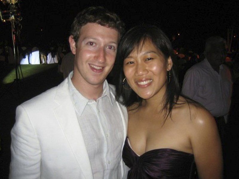 Quy tắc hôn nhân nghiêm ngặt của ông chủ Facebook Mark Zuckerberg- Ảnh 1.