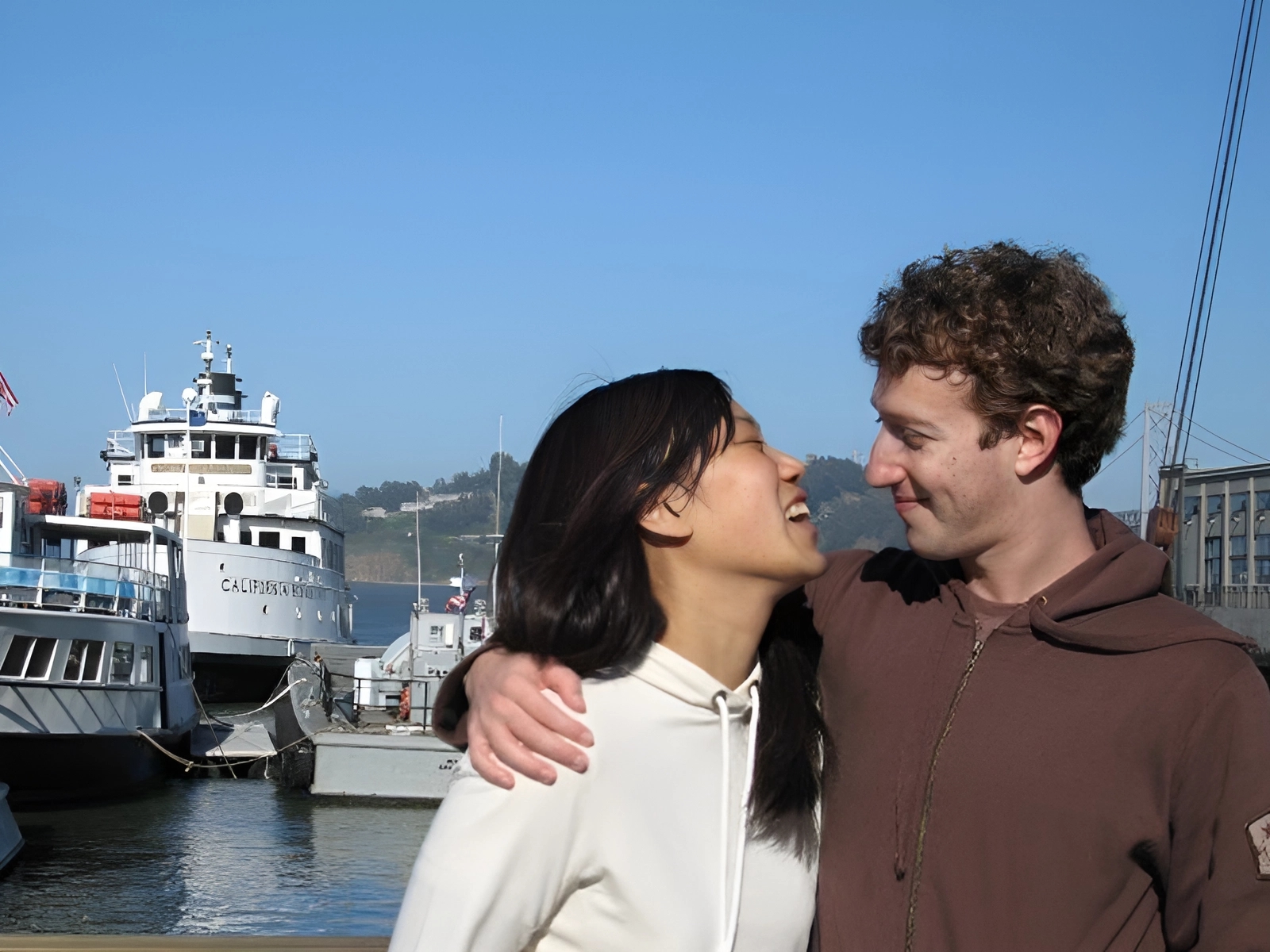 Quy tắc hôn nhân nghiêm ngặt của ông chủ Facebook Mark Zuckerberg- Ảnh 4.