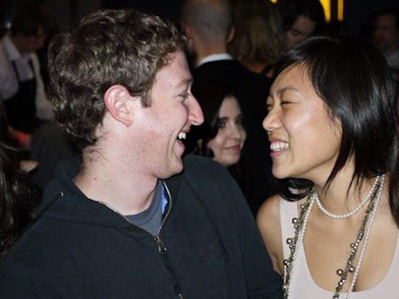 Quy tắc hôn nhân nghiêm ngặt của ông chủ Facebook Mark Zuckerberg- Ảnh 2.
