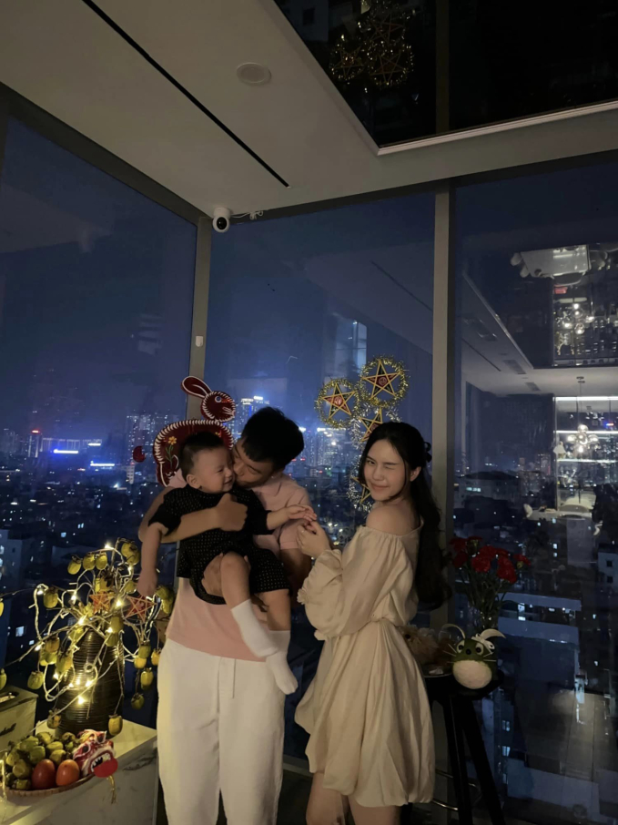 Vợ hotgirl của Thành Chung hé lộ bản thiết kế sau hai năm ở căn hộ cao cấp: Phòng khách tường kính cực xịn xò, view ngắm trọn Hà Nội- Ảnh 5.