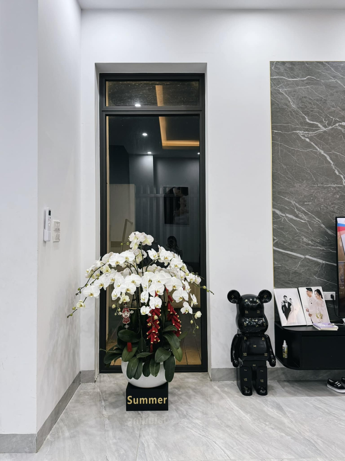 Vợ hotgirl của Thành Chung hé lộ bản thiết kế sau hai năm ở căn hộ cao cấp: Phòng khách tường kính cực xịn xò, view ngắm trọn Hà Nội- Ảnh 7.