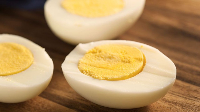 Đều đặn mỗi sáng ăn 1 quả trứng luộc, 7 ngày sau cơ thể nhận được những thay đổi bất ngờ nào?- Ảnh 1.