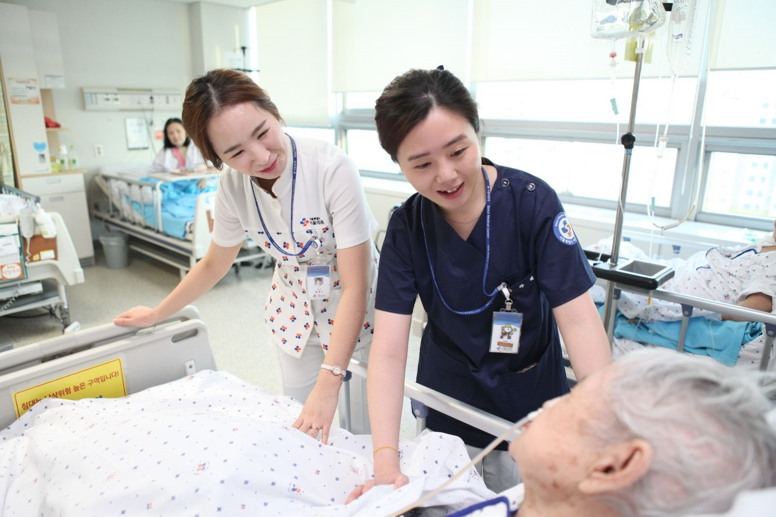 Vì sao 2.000 chỉ tiêu tuyển sinh có thể gây ra cuộc khủng hoảng ngành y rúng động cả Hàn Quốc: Khi lợi ích khiến gần 10.000 bác sĩ để bệnh nhân trở thành 