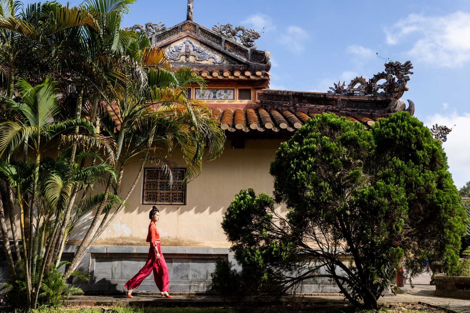 Thương hiệu do người Pháp gốc Việt thành lập: “Tái hiện” hình rồng và tranh Đông Hồ đầy khác lạ, là món quà tuyệt hảo cho ngày 8/3- Ảnh 1.
