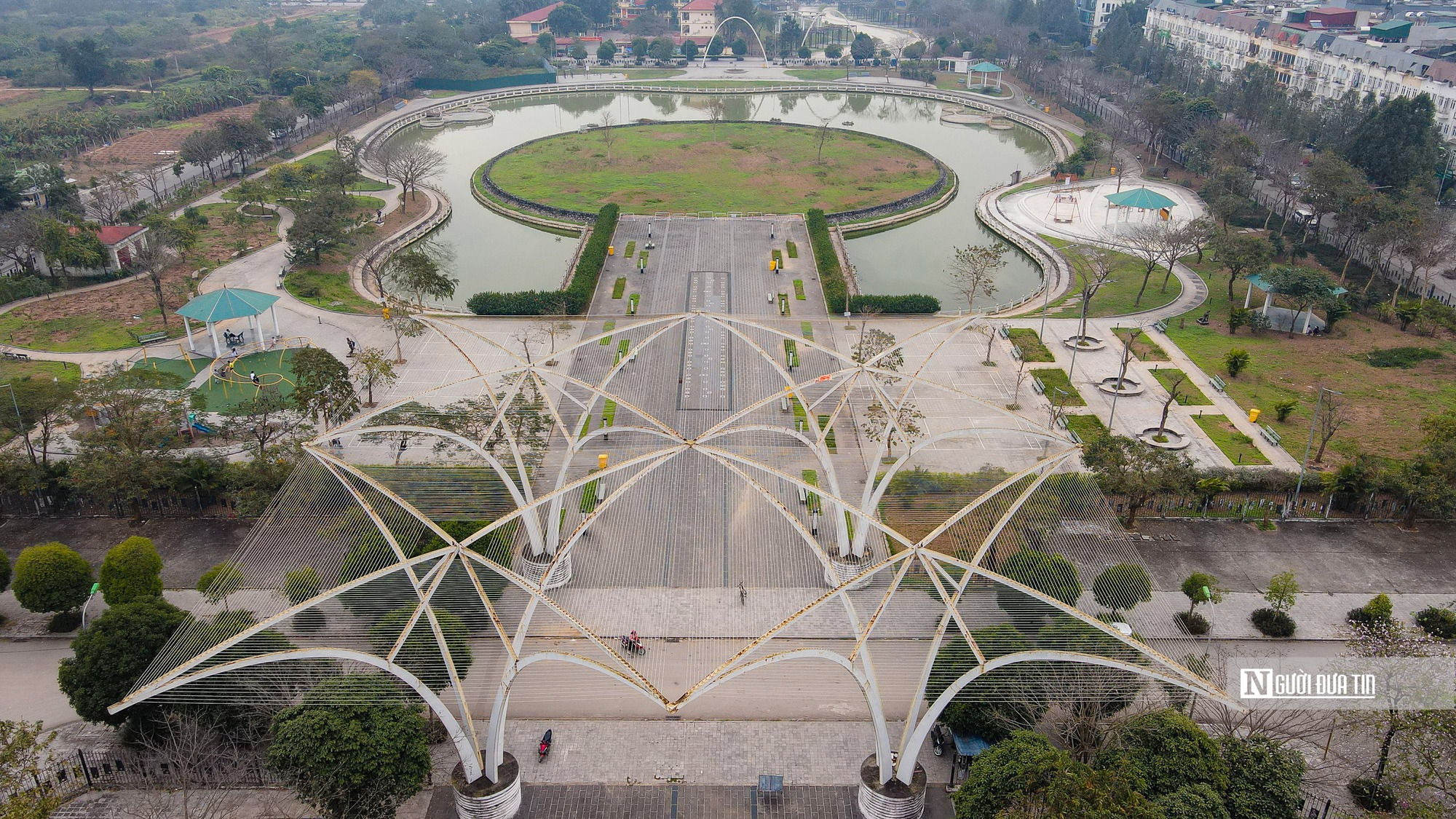 Hà Nội: Cận cảnh công viên hình cây đàn guitar trị giá 200 tỷ đồng- Ảnh 2.