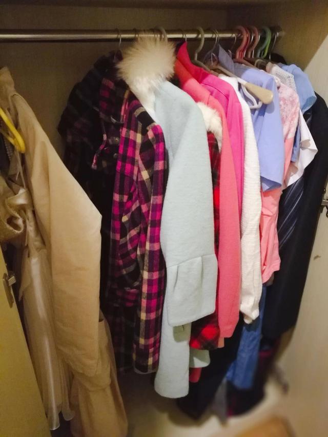 Tủ quần áo của bạn luôn bừa bộn? Bậc thầy lưu trữ chia sẻ 6 mẹo để dễ dàng cất giữ mọi loại quần áo- Ảnh 2.