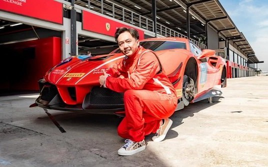 Ngoài tiền và siêu xe Ferrari SF90 Spider 50 tỷ, Cường Đô la có thành tích gì mà được tham dự Gumball 3000?